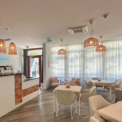 Meerraum Salzgrotte & Cafe