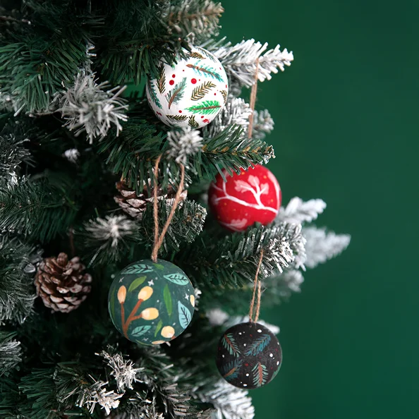 DIY und Aquarellkurse The Art of Painting: Weihnachtskugeln