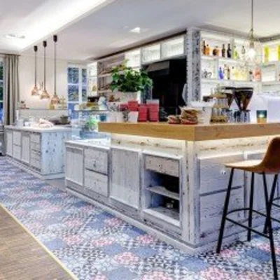 Wilma Wunder im Cafe am Ballplatz