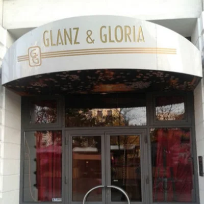 Glanz & Gloria Bar des Schmidts Tivoli