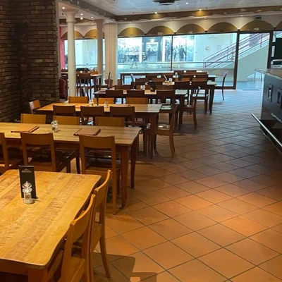 Café Restaurant  Univarza