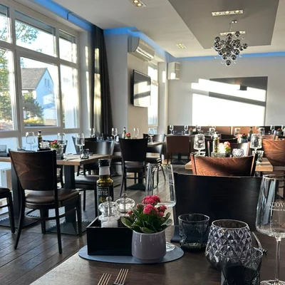 Nuovo Restaurant & Bar